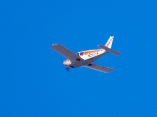 Piper Cherokee Arrow (N2817R)