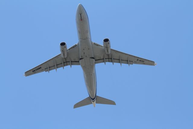 Airbus A330 (B-6130)