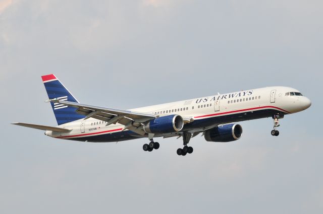 Boeing 757-200 (N901AW) - Seen at KDCA on 6/27/2010.