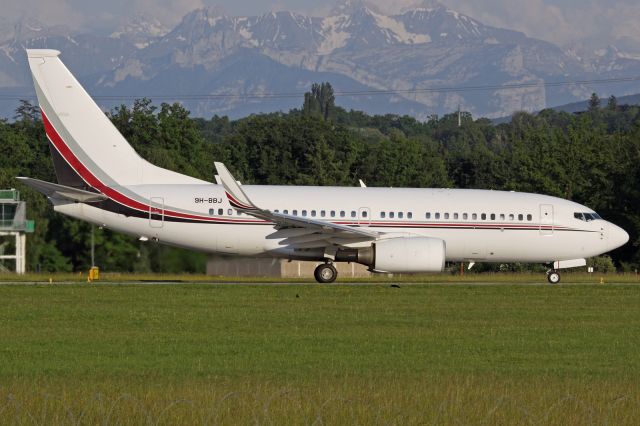 Boeing 737-700 (9H-BBJ)