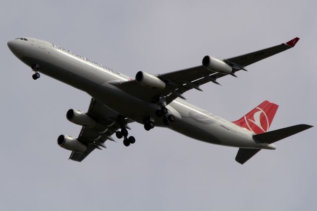 Airbus A330-300 (TC-JDM)