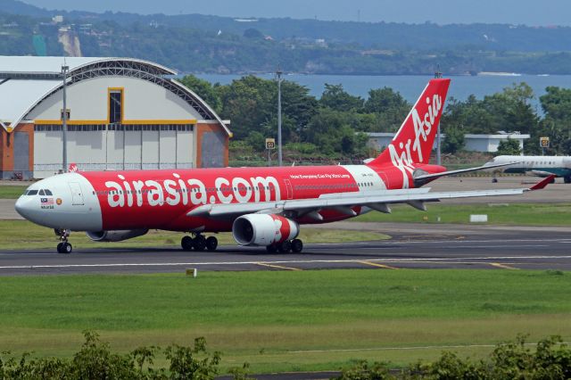 Airbus A330-300 (9M-XBE)