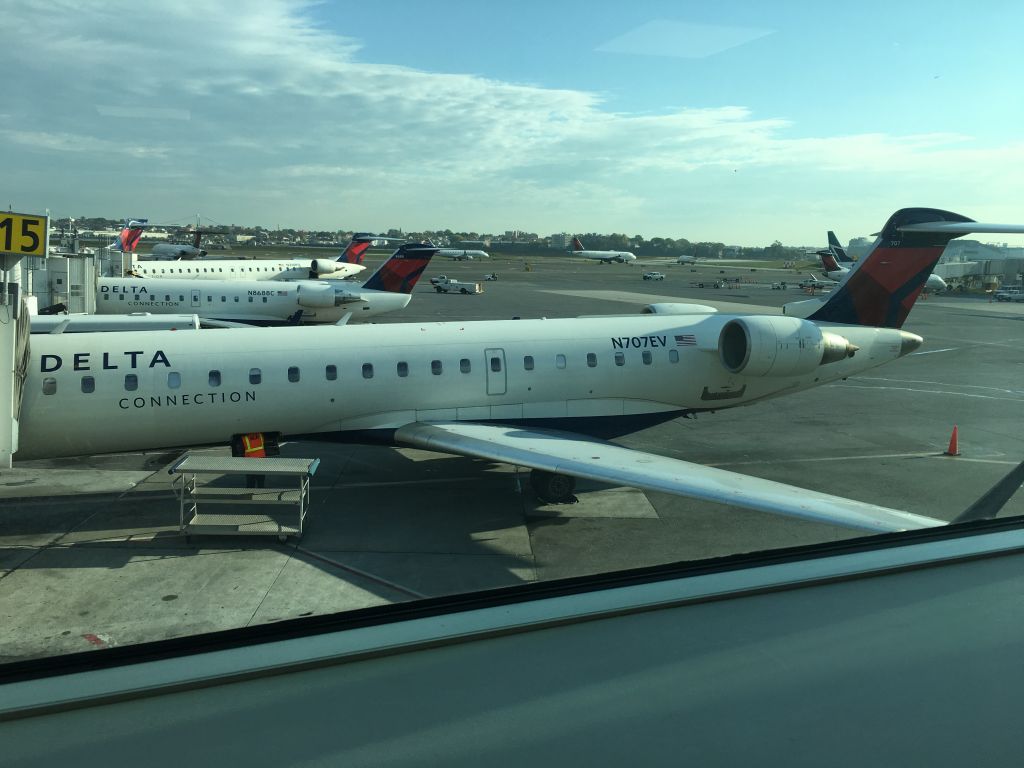 Canadair Regional Jet CRJ-700 (N707EV) - CRJ-700 at Gso Expressjet