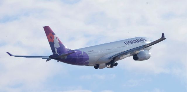 Airbus A330-300 (N396HA) - Phoenix Sky Harbor International Airport depature rwy 07L 09SEP19