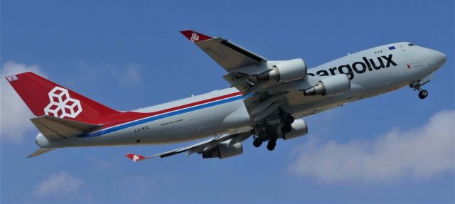 Boeing 747-400 (LX-KCL) - On departure RWY13