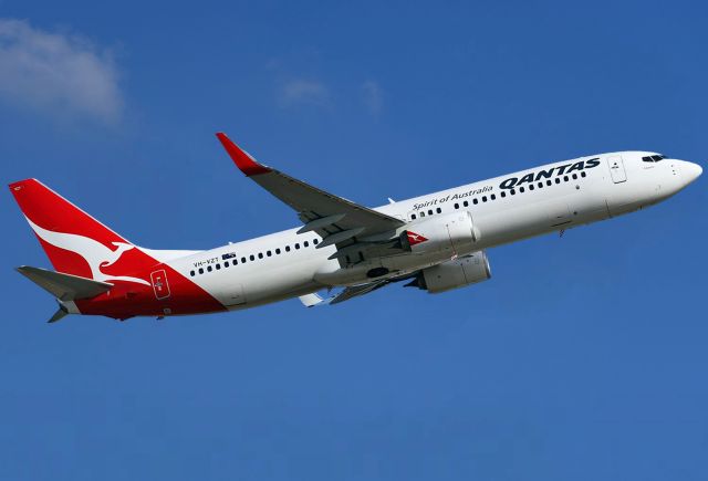 Boeing 737-800 (VH-VZT) - QANTAS - BOEING 737-838 - VH-VZT (CN 34186/3798) - ADELAIDE INTERNATIONAL AIRPORT SA. AUSTRALIA - YPAD 13/9/2018