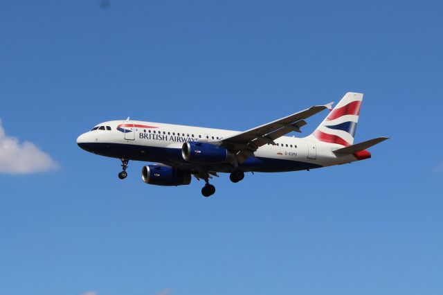 Airbus A319 (G-EUPX) - British Airways (BA) G-EUPX A319-131 [cn1445]br /London Heathrow (LHR). British Airways flight BA815 arriving from Copenhagen Kastrup (CPH).br /Taken from Myrtle Avenue 'Gardens'. Hatton Cross (end of 27L runway)br /br /2018 08 02br /a rel=nofollow href=http://alphayankee.smugmug.com/Airlines-and-Airliners-Portfolio/Airlines/EuropeanAirlines/British-Airways-BAhttps://alphayankee.smugmug.com/Airlines-and-Airliners-Portfolio/Airlines/EuropeanAirlines/British-Airways-BA/a