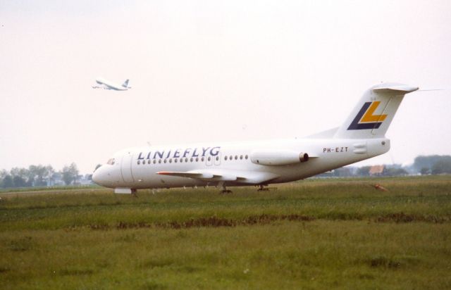 Fokker Fellowship (PH-EZT) - PH-EZT to SE-DGU cn11241 F28-4000