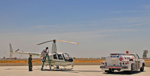 Robinson R-44 (N7527G)