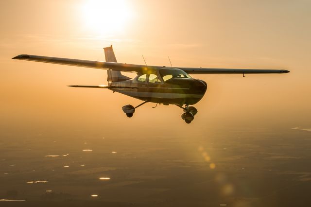 Cessna Cardinal (N2211Y)