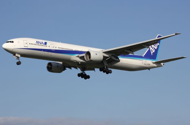 Boeing 777-200 (JA757A)