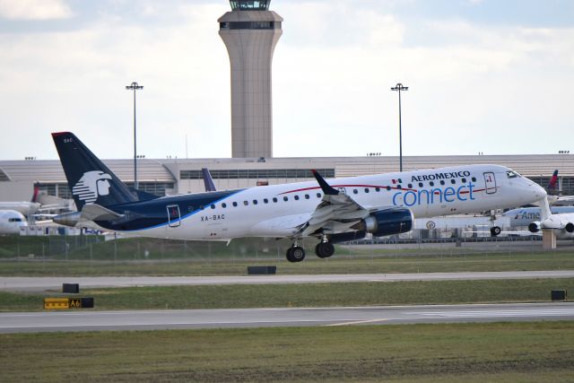 Embraer ERJ-190 (XA-BAC) - 10-29-18 22-R