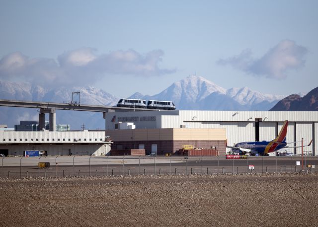Boeing 737-700 — - This was taken the day after the snow storm that hit Arizona. 