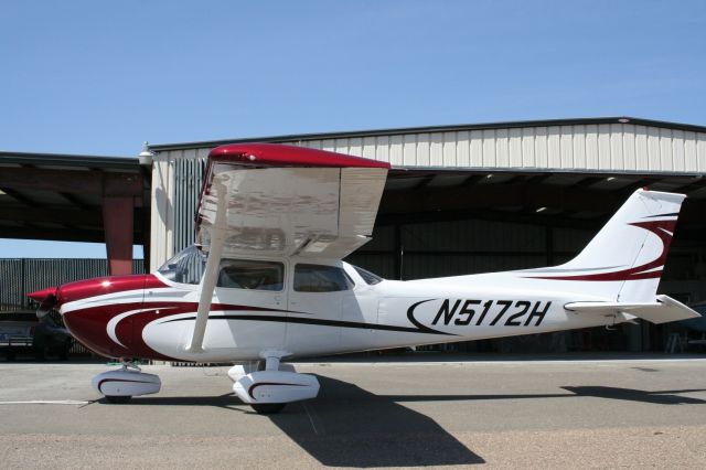 Cessna Skyhawk (N5172H)