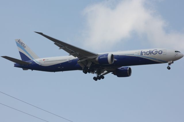 BOEING 777-300ER (TC-LKD)