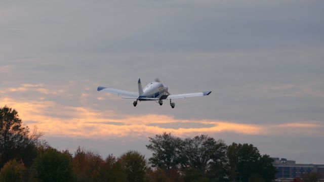 Piper Cherokee (N9737W)