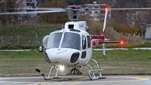 Eurocopter AS-350 AStar (HB-ZCZ) - 2001 AS350 B3 Ecureuil, Air-Glaciers, Sion, Switzerland, Nov 27, 2023