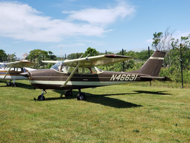 Cessna Skyhawk (N46631) - Visiting Block Island June 2021