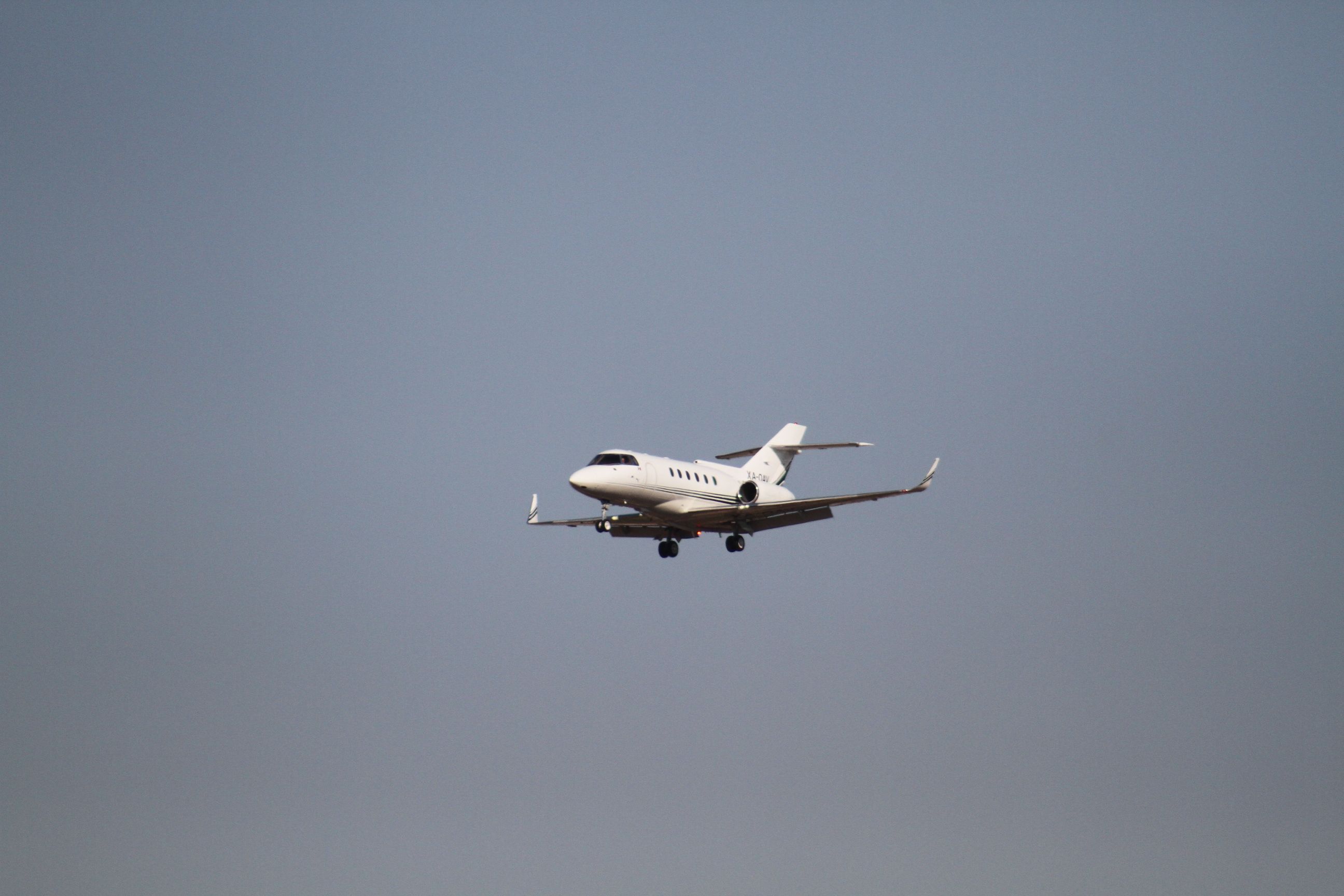 Hawker 800 (XA-AOV) - FINAL APPROACH 27 MMTJ