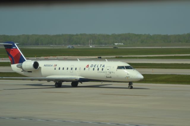 Canadair Regional Jet CRJ-200 (N8580A) - KDTW 5-3-2012