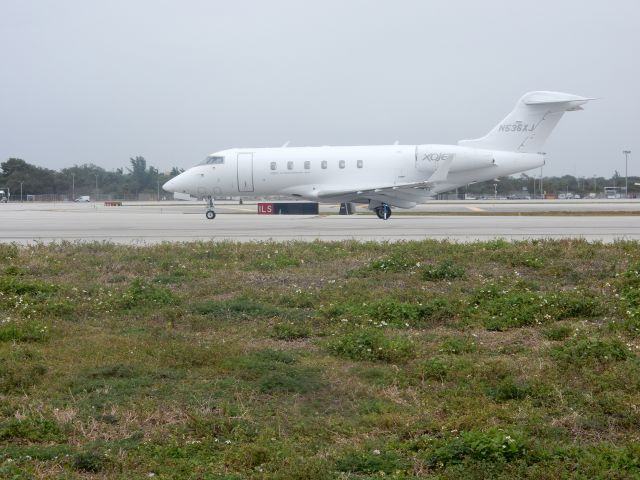 Bombardier Challenger 300 (N536XJ)