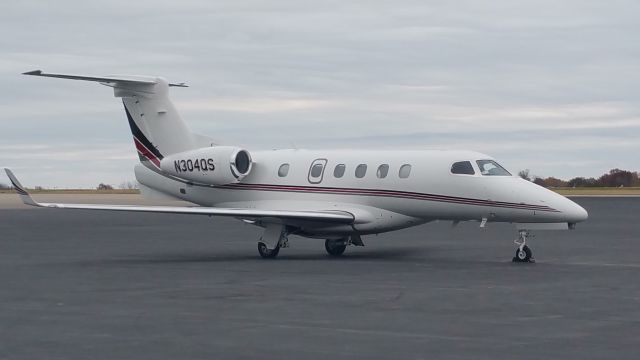 Embraer Phenom 300 (N304QS)