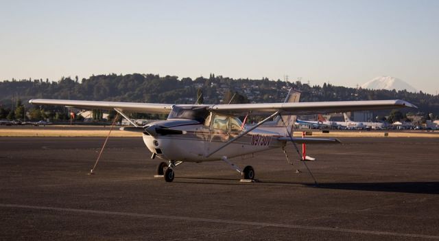 Cessna Skyhawk (N9730V)