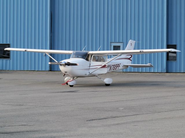 Cessna Skyhawk (N789PF)