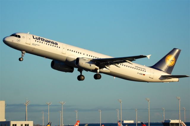 Airbus A321 (D-AIDB)