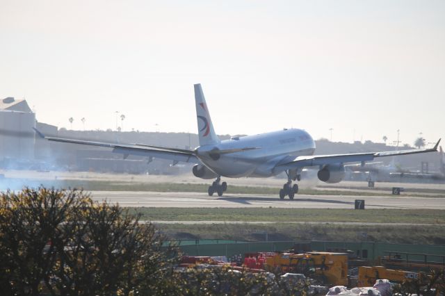 Airbus A330-200 (B-5937)