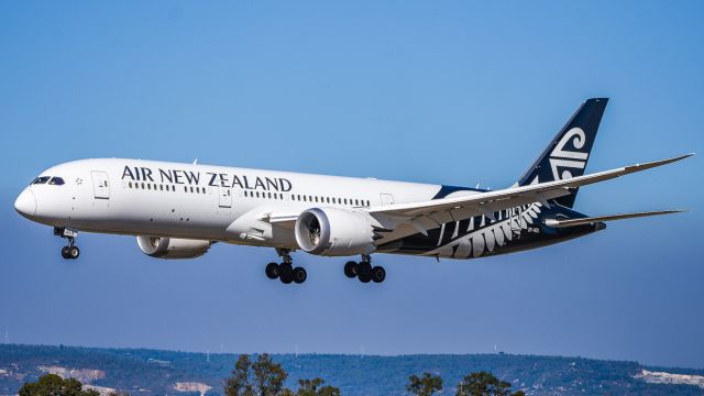 Boeing 787-9 Dreamliner (ZK-NZL)