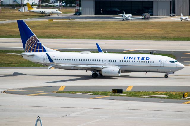 Boeing 737-800 (N14250) - Taxiing to runway 4. 9/4/19.