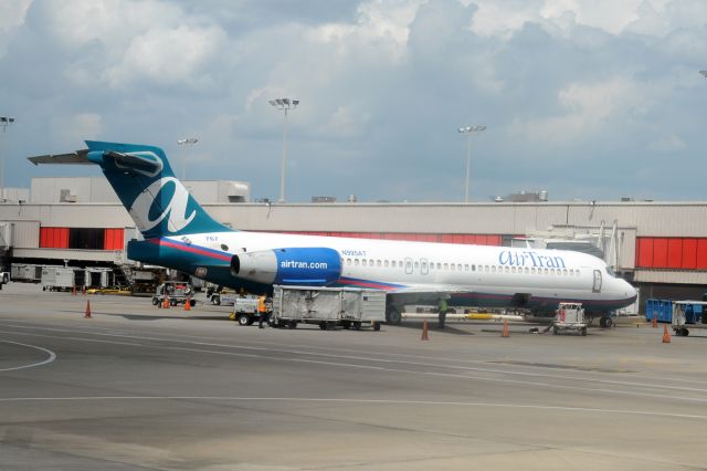 Boeing 717-200 (N995AT)