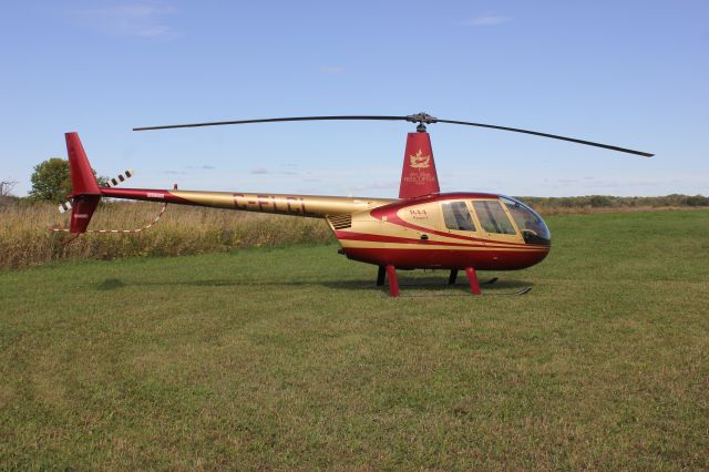 Robinson R-44 (C-FLCL) - C-FLCL Robinson R44 RVA  Aéroport de Salaberry de Valleyfield QC. CSD3 29-09-2019