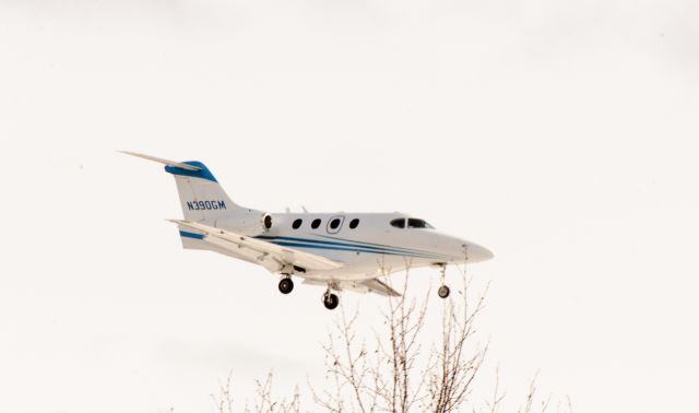 Beechcraft Premier 1 (N390GM) - landing 08