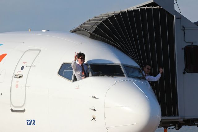 Boeing 737-800 (HL8050) - first flight of Jeju Air to UHWW