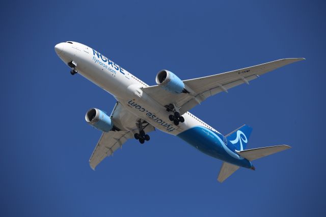 Boeing 787-9 Dreamliner (G-CKWP)