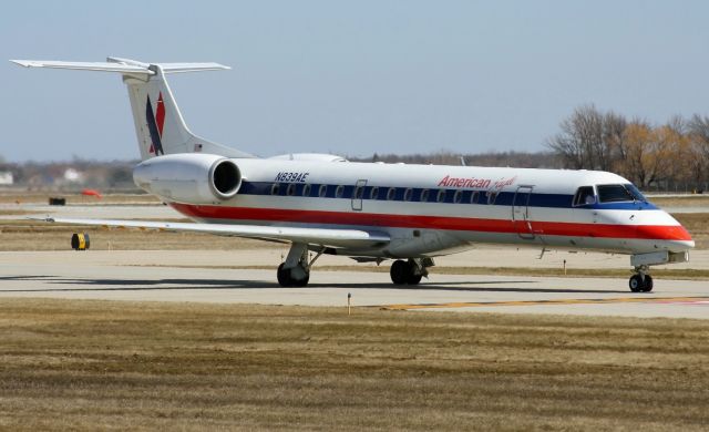 Embraer ERJ-145 (N839AE)