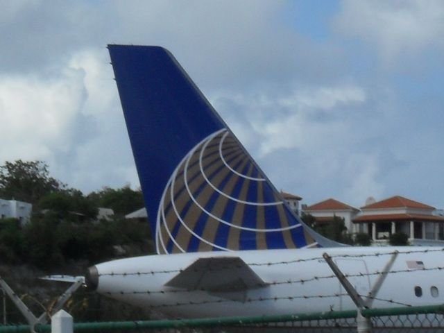 Boeing 737-700 —