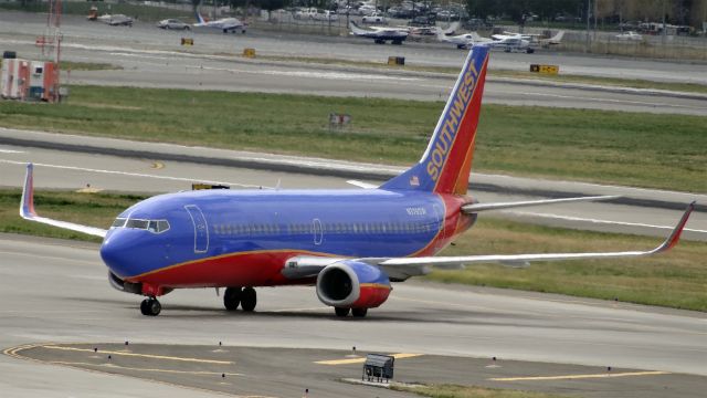 BOEING 737-300 (N376SW) - N376SW Southwest Airlines Boeing 737-300 - cn 26584br /Age 21.3 Yearsbr /2015-04-05 WN4143 Los Angeles (LAX) San Jose (SJC) 09:57-->Landed 10:49