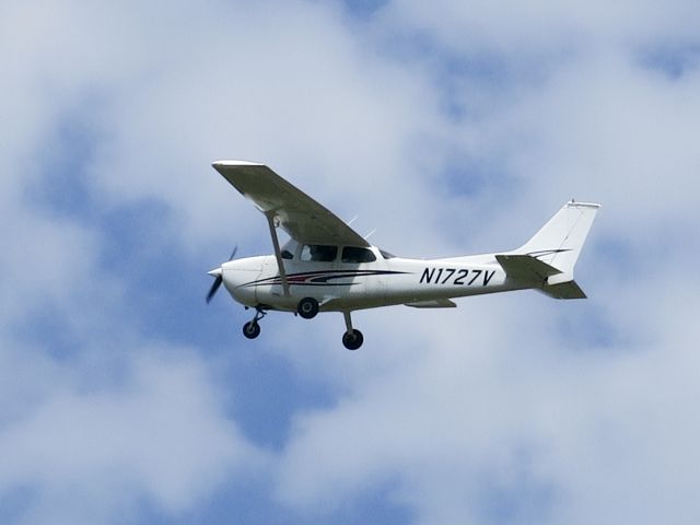 Cessna Skyhawk (N1727V)