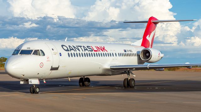 Fokker 100 (VH-NHQ)