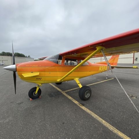 Cessna Skylane (N321AY)