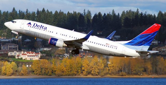 Boeing 737-800 (N3746H) - Delta Air Lines Boeing 737-832 takes off from 28R at Portland International Airport.