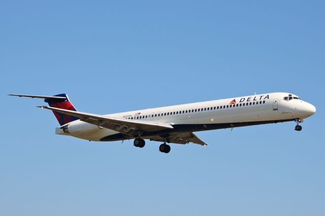 McDonnell Douglas MD-88 (N931DL)