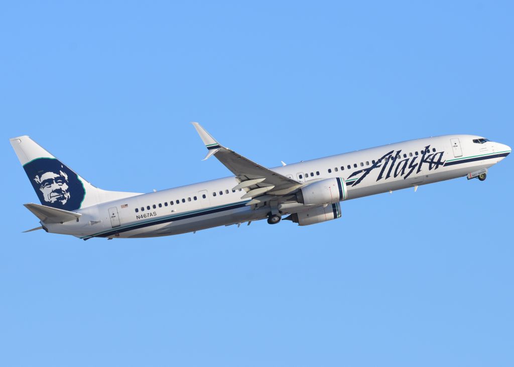 Boeing 737-900 (N467AS)