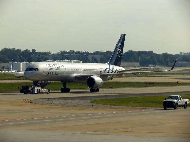Boeing 757-200 (N659DL)