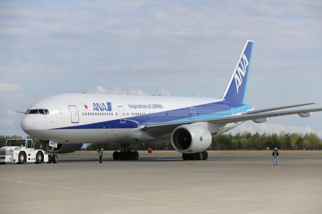 Boeing 777-200 (JA744A) - 10 May 2015: HKD-HND.