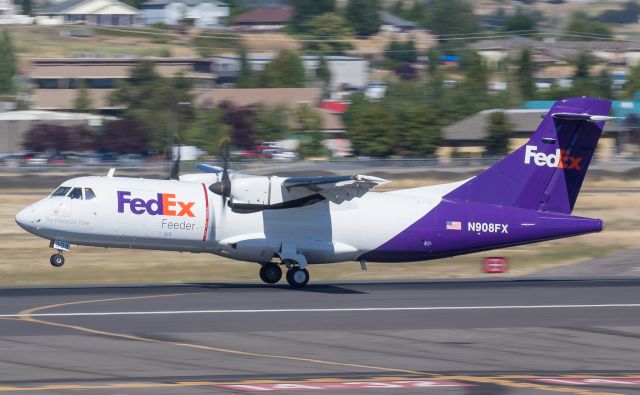 Aerospatiale ATR-42-300 (N908FX)