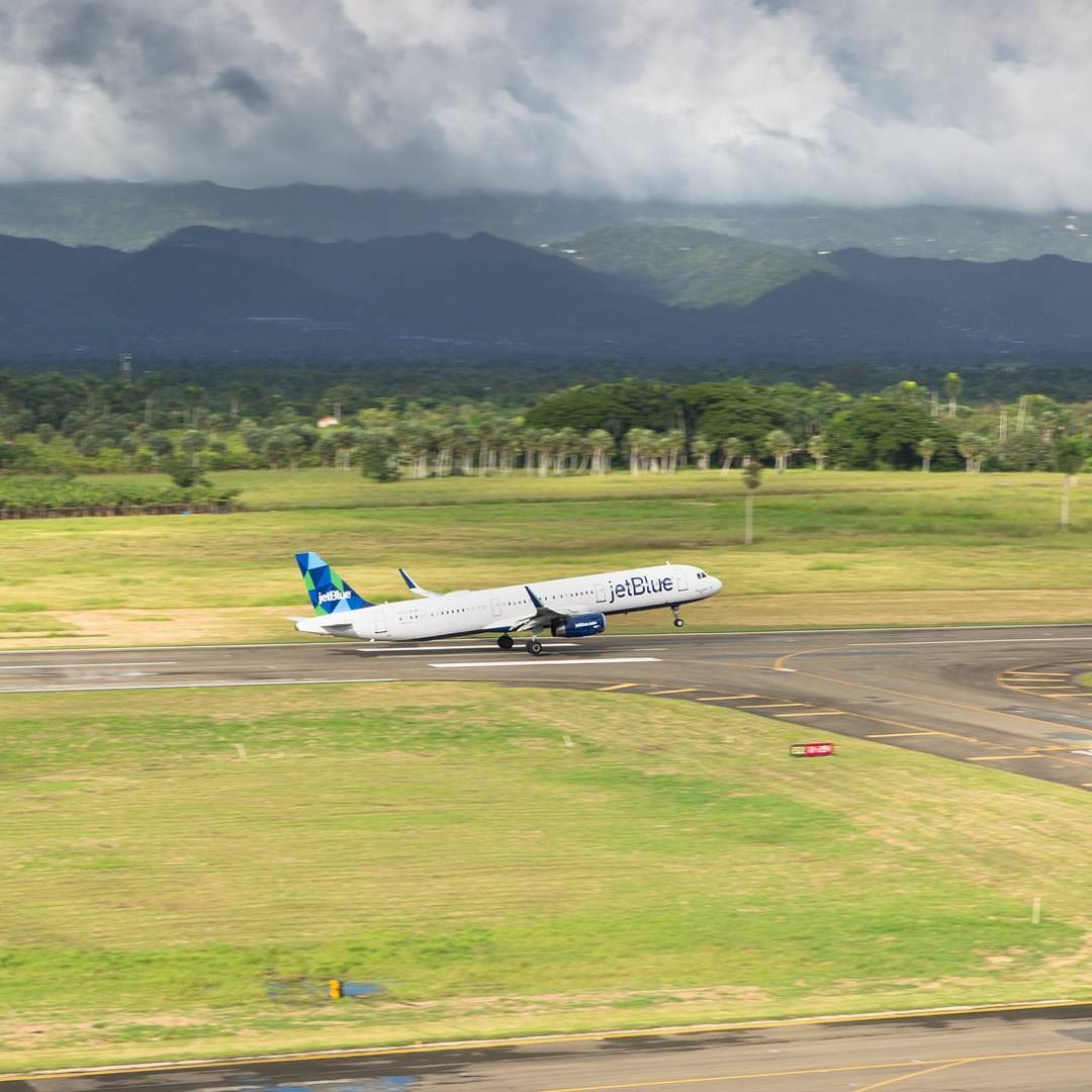 Airbus A321 —